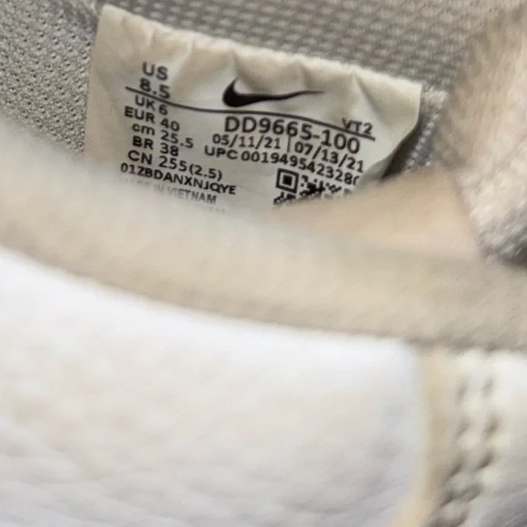 Nike women’s Court Vision Low sneakers in white with a leopard print swoosh - Picture 6 of 6